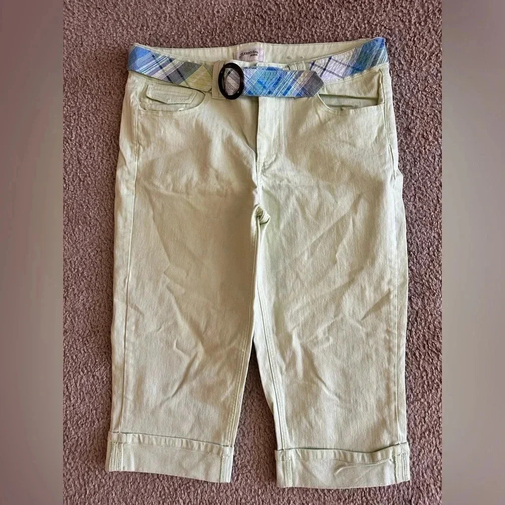 St. John’s bay size 12 stretch jeans green capris